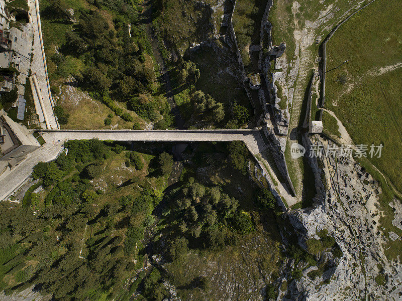 “Ponte della Gravina”或“Ponte Acquedotto”在Puglia, Apulia, Bari，南意大利的Gravina